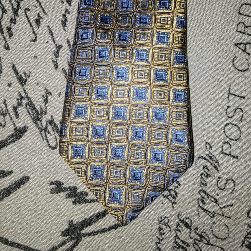 Dion Tie